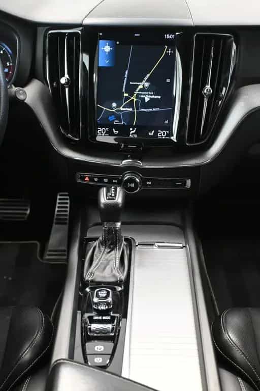 Volvo XC60 R DESIGN 2WD*LED*VIRTUAL*PDC*AHK*21" FELGEN 09/2018-photo-12