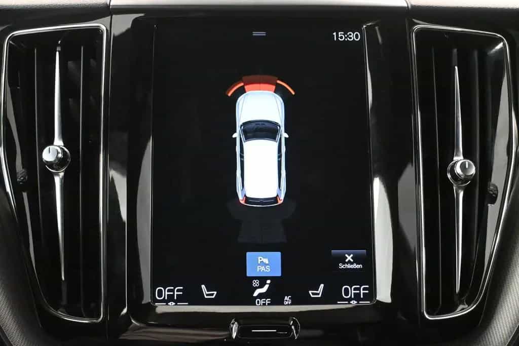Volvo XC60 R DESIGN 2WD*LED*VIRTUAL*PDC*AHK*21" FELGEN 09/2018-photo-25