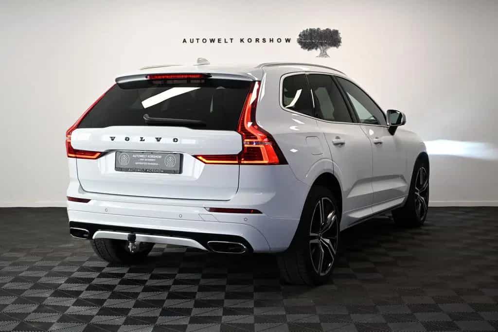 Volvo XC60 R DESIGN 2WD*LED*VIRTUAL*PDC*AHK*21" FELGEN 09/2018-photo-8
