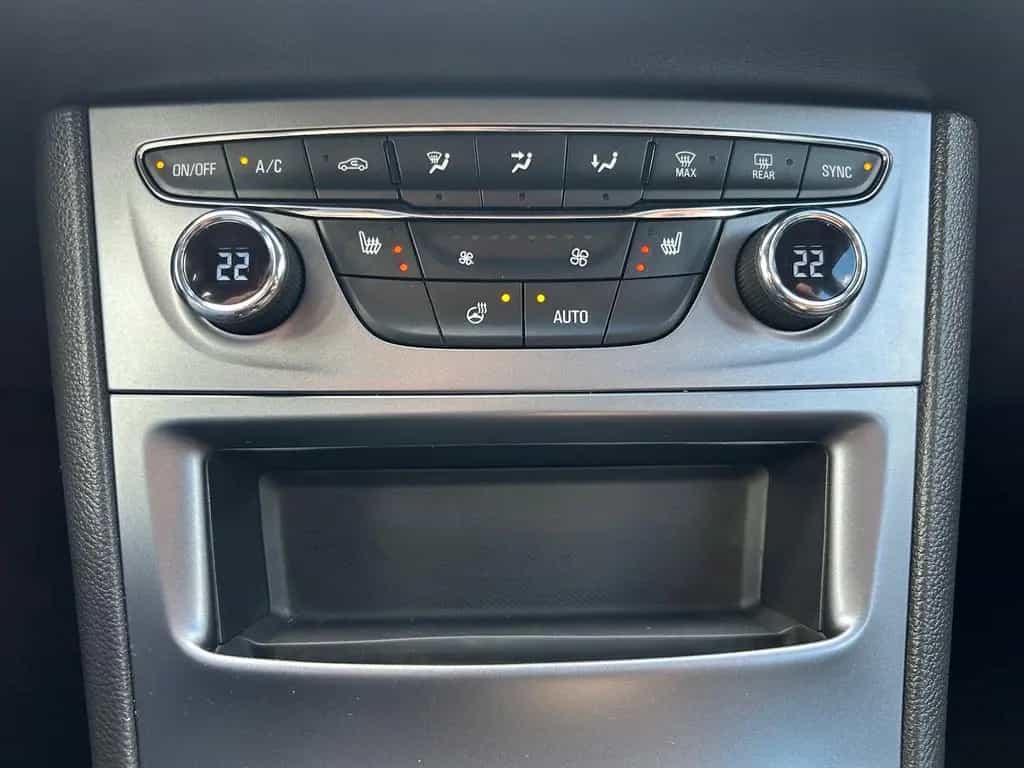 Opel Astra Edition LED*Tempomat*Kamera*PDC*1.Hand 12/2020-photo-18