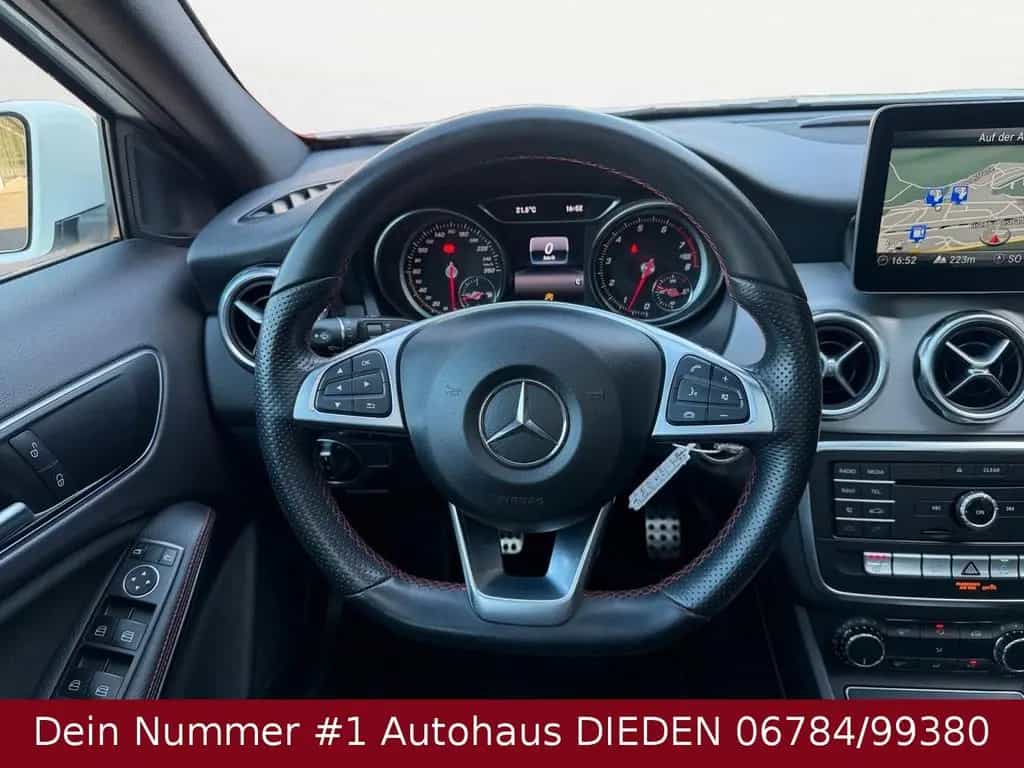 Mercedes-Benz GLA 200 AMG PANORAMA + LED + AMBIENTE 03/2018-photo-14