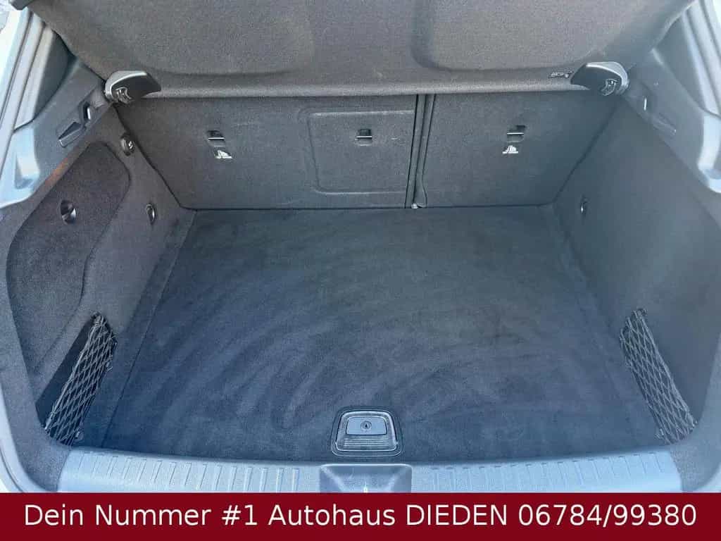Mercedes-Benz GLA 200 AMG PANORAMA + LED + AMBIENTE 03/2018-photo-19