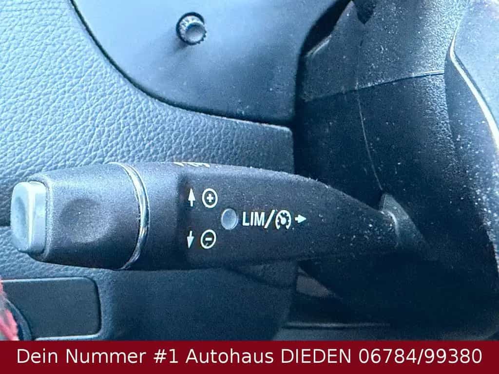 Mercedes-Benz GLA 200 AMG PANORAMA + LED + AMBIENTE 03/2018-photo-20