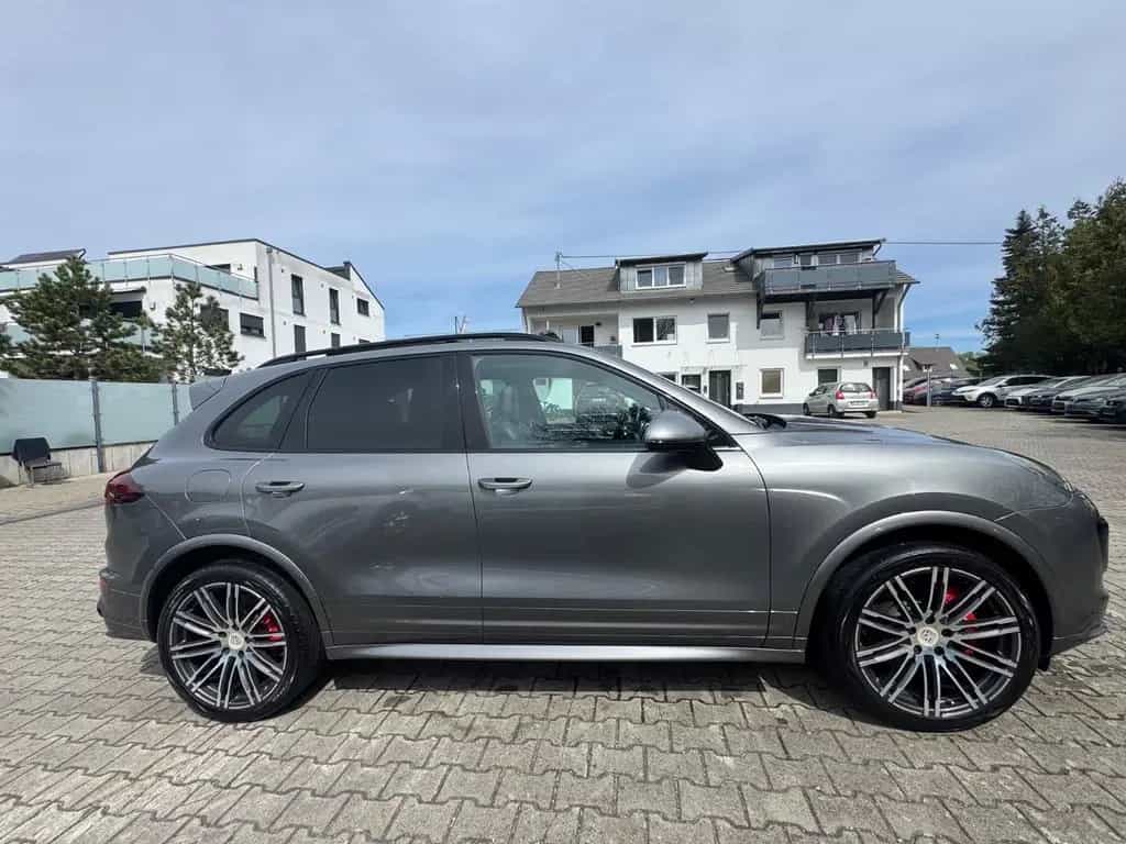 Porsche Cayenne GTS 06/2016-photo-10