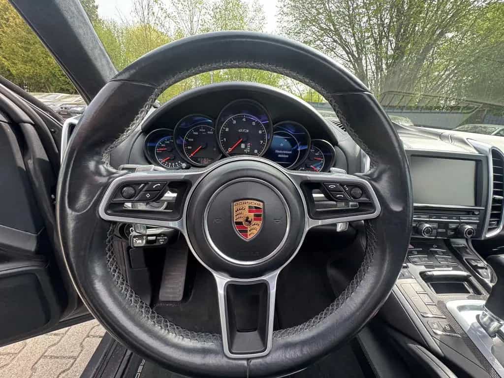 Porsche Cayenne GTS 06/2016-photo-15