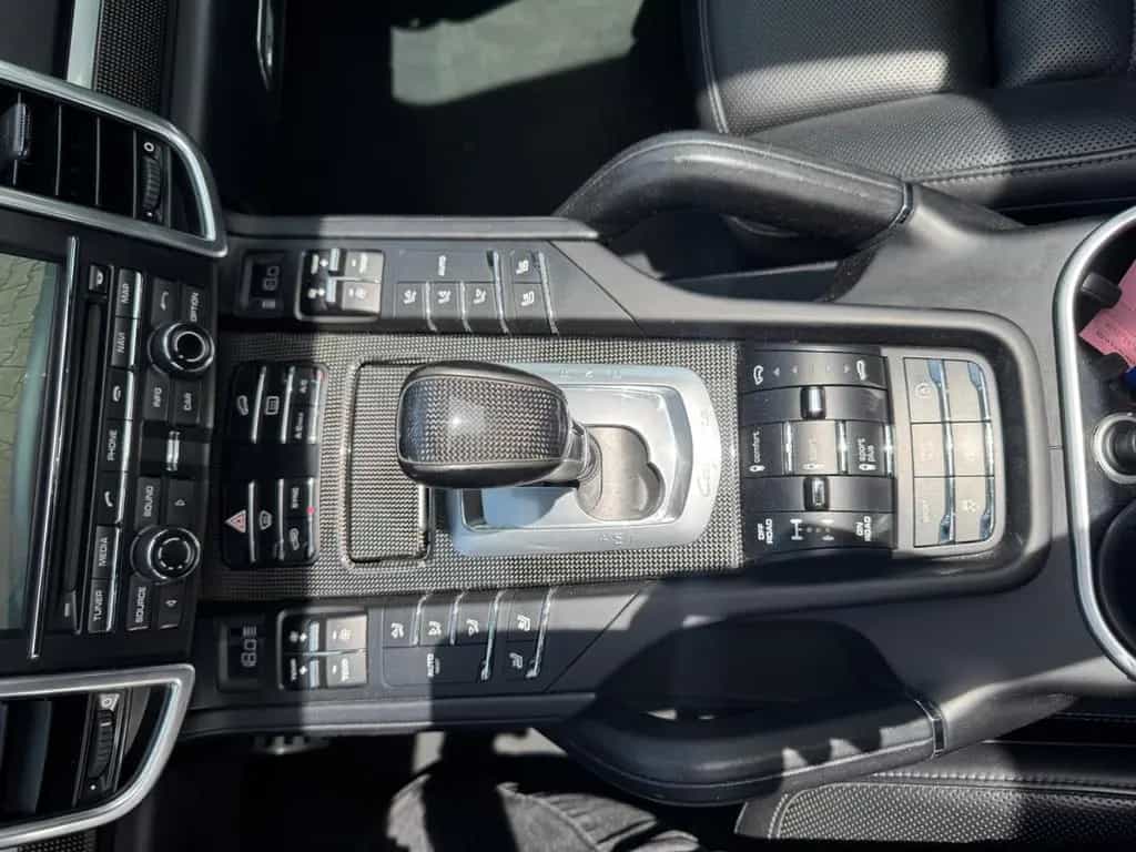 Porsche Cayenne GTS 06/2016-photo-18