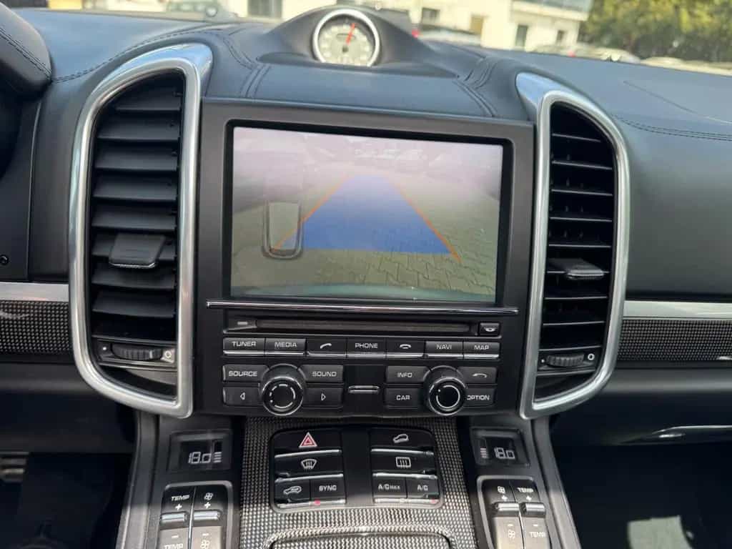 Porsche Cayenne GTS 06/2016-photo-19