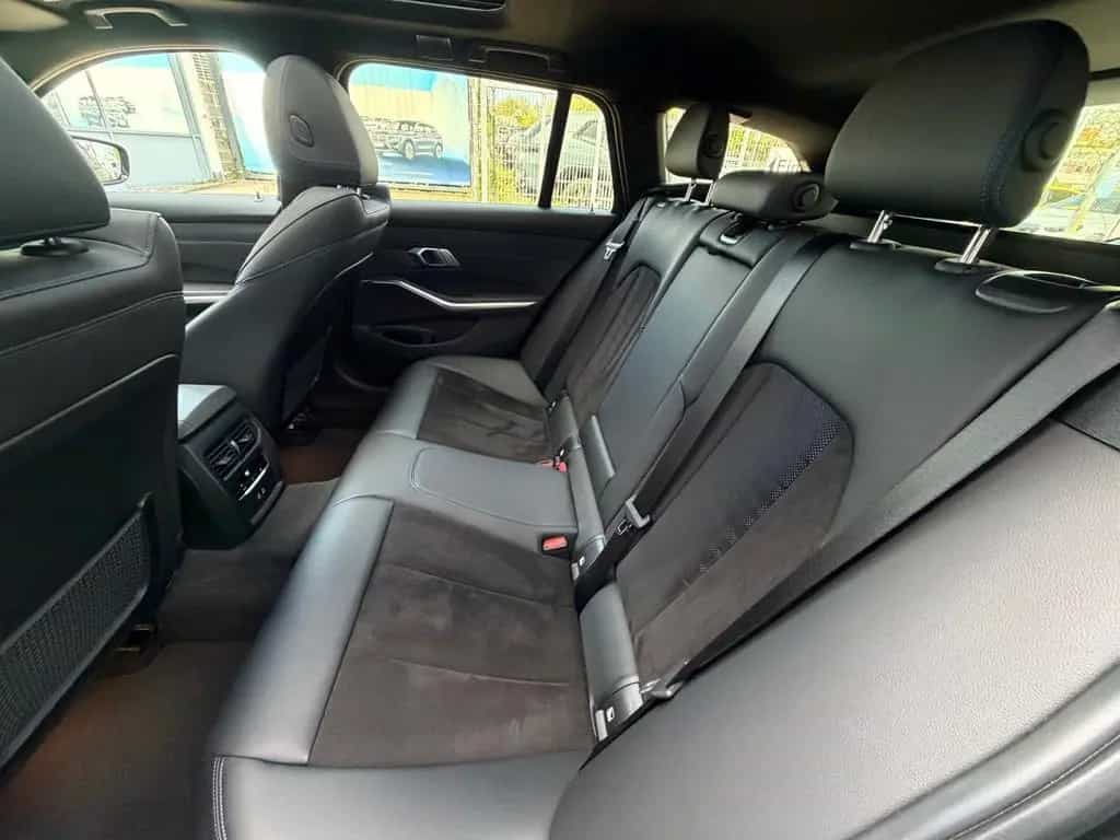 BMW 3 Series 318i Touring M Sport PANO HiFi 19" DA Keyless 05/2022-photo-15