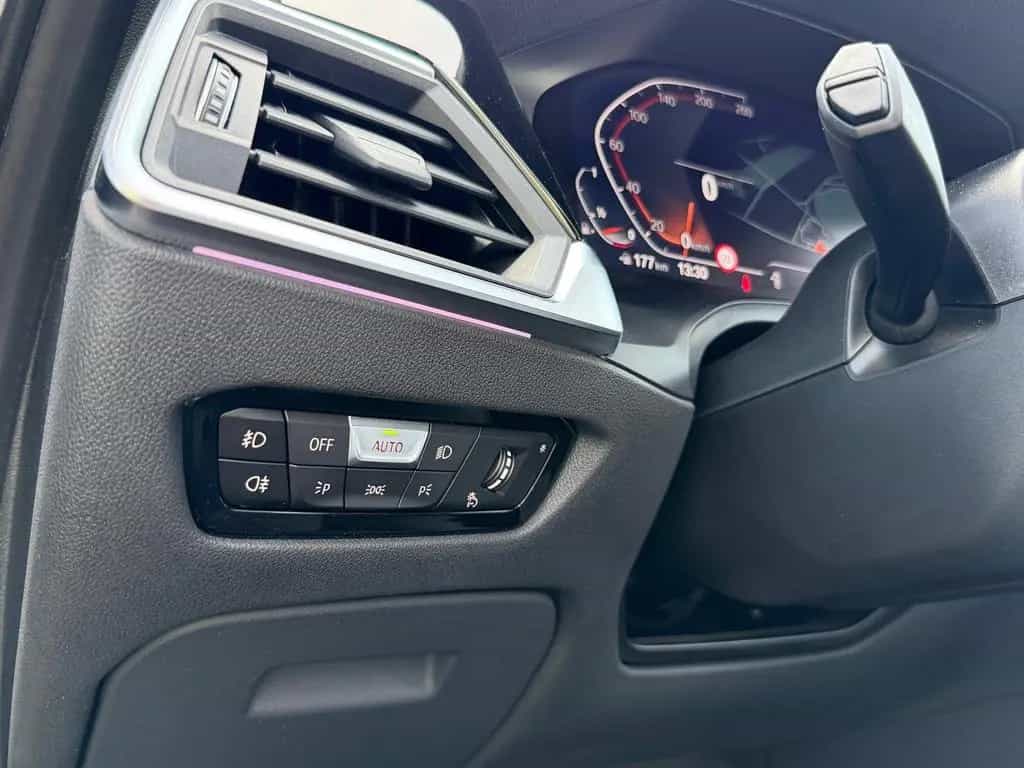 BMW 3 Series 318i Touring M Sport PANO HiFi 19" DA Keyless 05/2022-photo-20