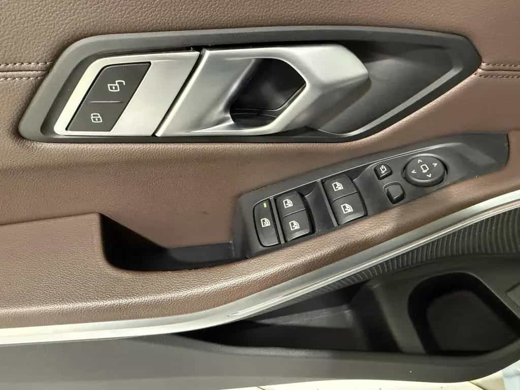 BMW 330 d xDrive Limousine Luxury Line GSD RFK HUD 01/2021-photo-16