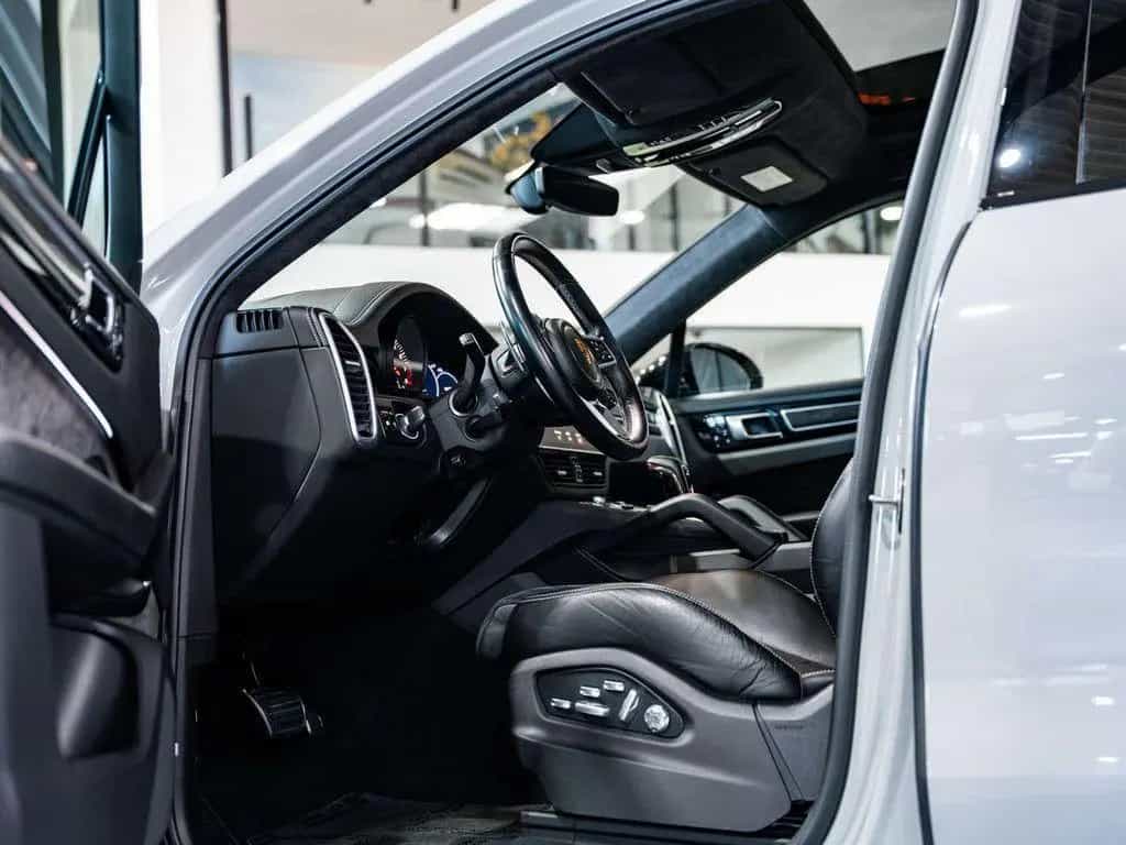 Porsche Cayenne GTS 4.0 Bi-Turbo V8 - Sport Chrono pack 09/2020-photo-18