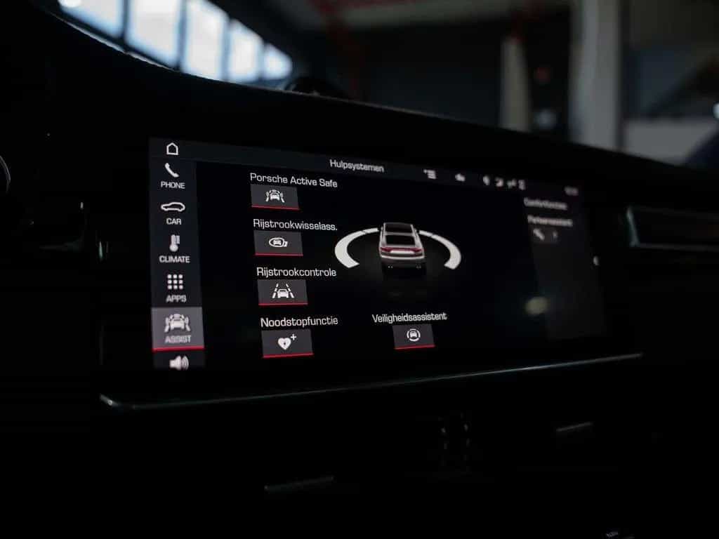 Porsche Cayenne GTS 4.0 Bi-Turbo V8 - Sport Chrono pack 09/2020-photo-27