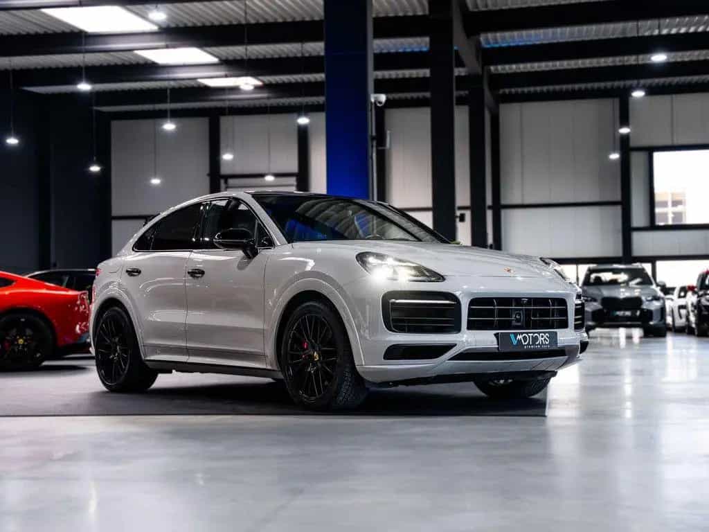 Porsche Cayenne GTS 4.0 Bi-Turbo V8 - Sport Chrono pack 09/2020-photo-6