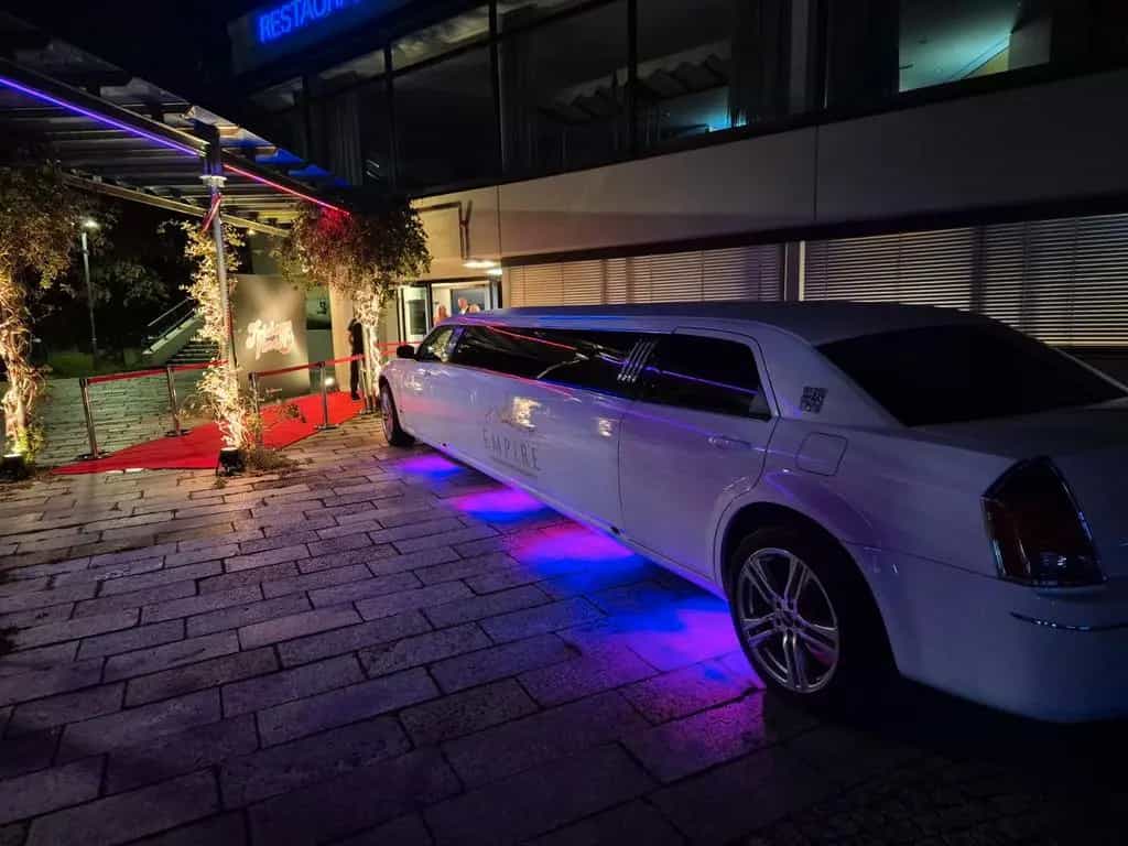 Chrysler 300C Stretchlimousine in Weiß 07/2007-photo-1