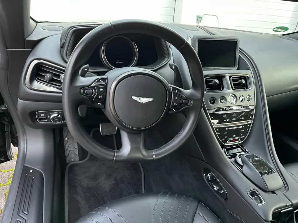 Aston Martin DB11 4.0 V8 -LED, Navi,Leder,Sitzb. 11/2020-photo-3
