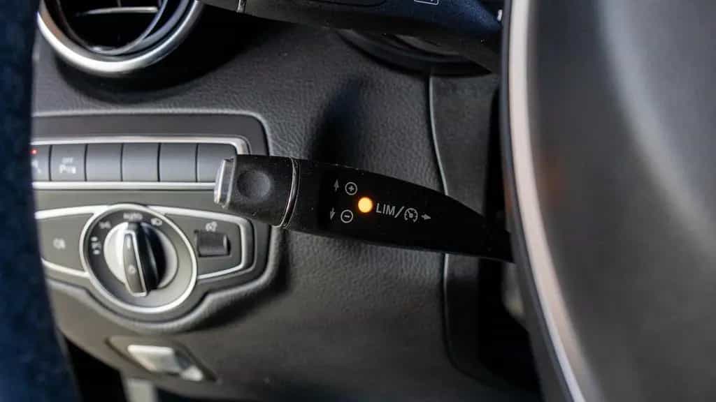 Mercedes-Benz GLC-Class 220 d 4MATIC *NIGHT*KAM*SPUR*NAVI*TOT* 07/2018-photo-29