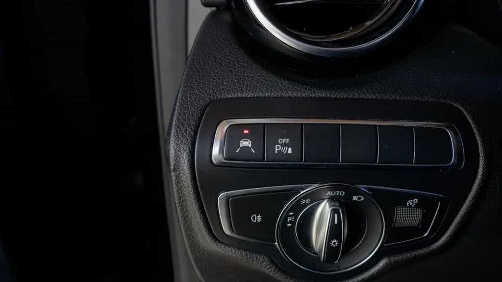 Mercedes-Benz GLC-Class 220 d 4MATIC *NIGHT*KAM*SPUR*NAVI*TOT* 07/2018-photo-30