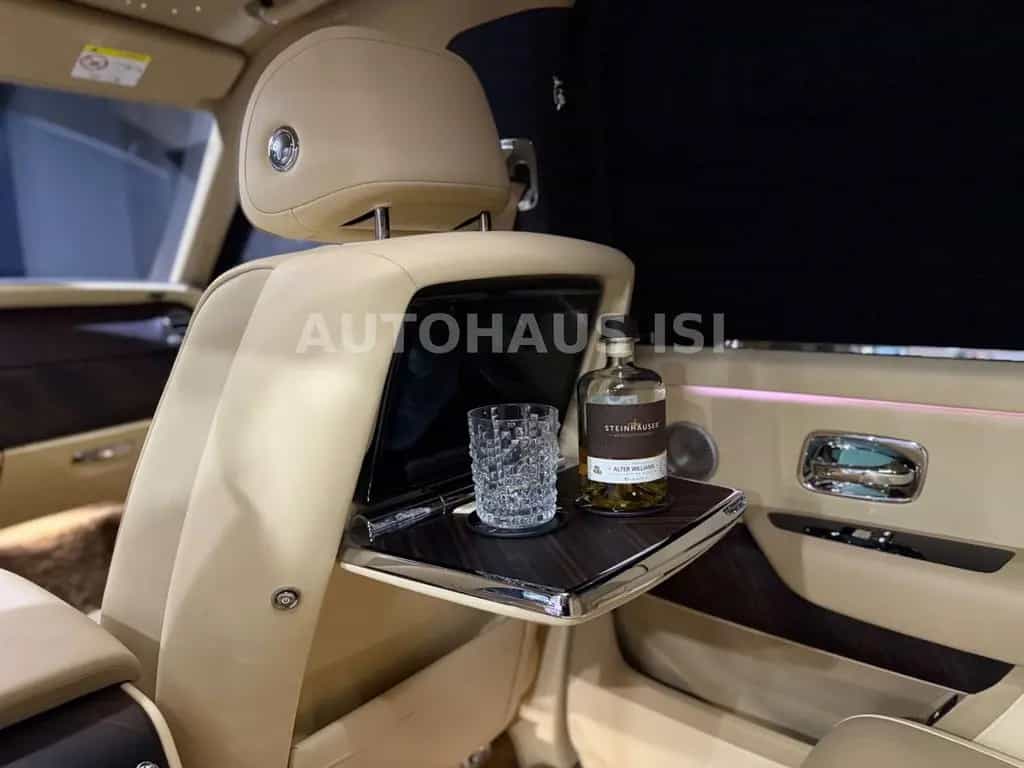 Rolls-Royce Cullinan NOVITEC OVERDOSE WIDEBODY,VIP,24" 3xTV 10/2021-photo-33