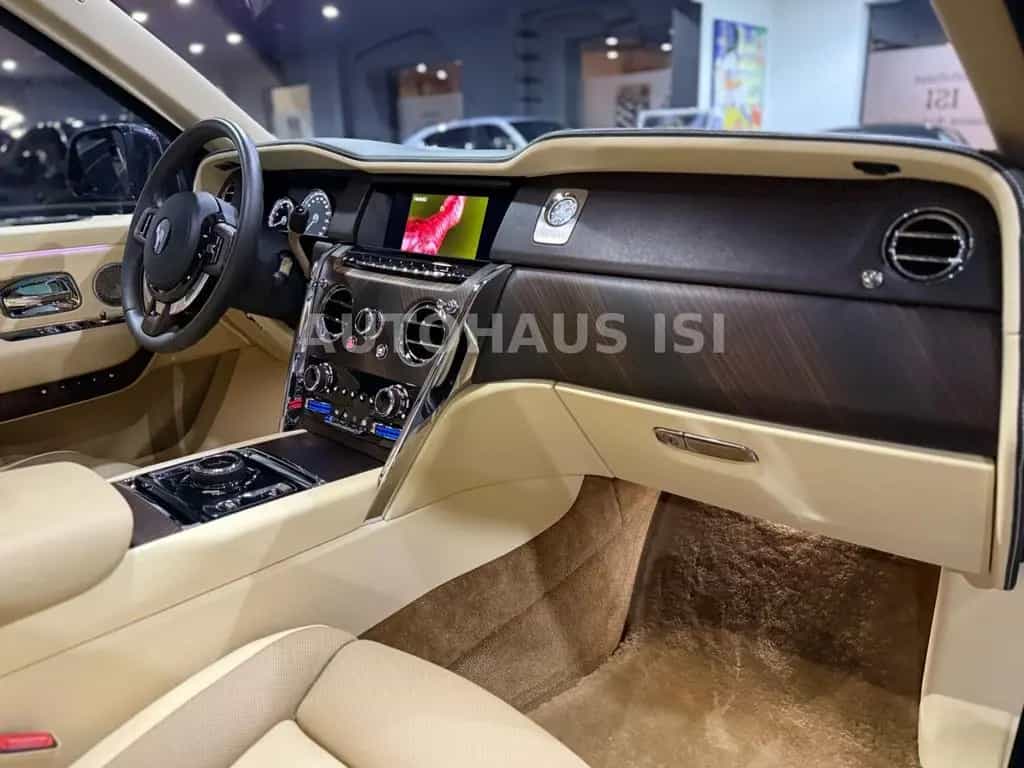 Rolls-Royce Cullinan NOVITEC OVERDOSE WIDEBODY,VIP,24" 3xTV 10/2021-photo-39