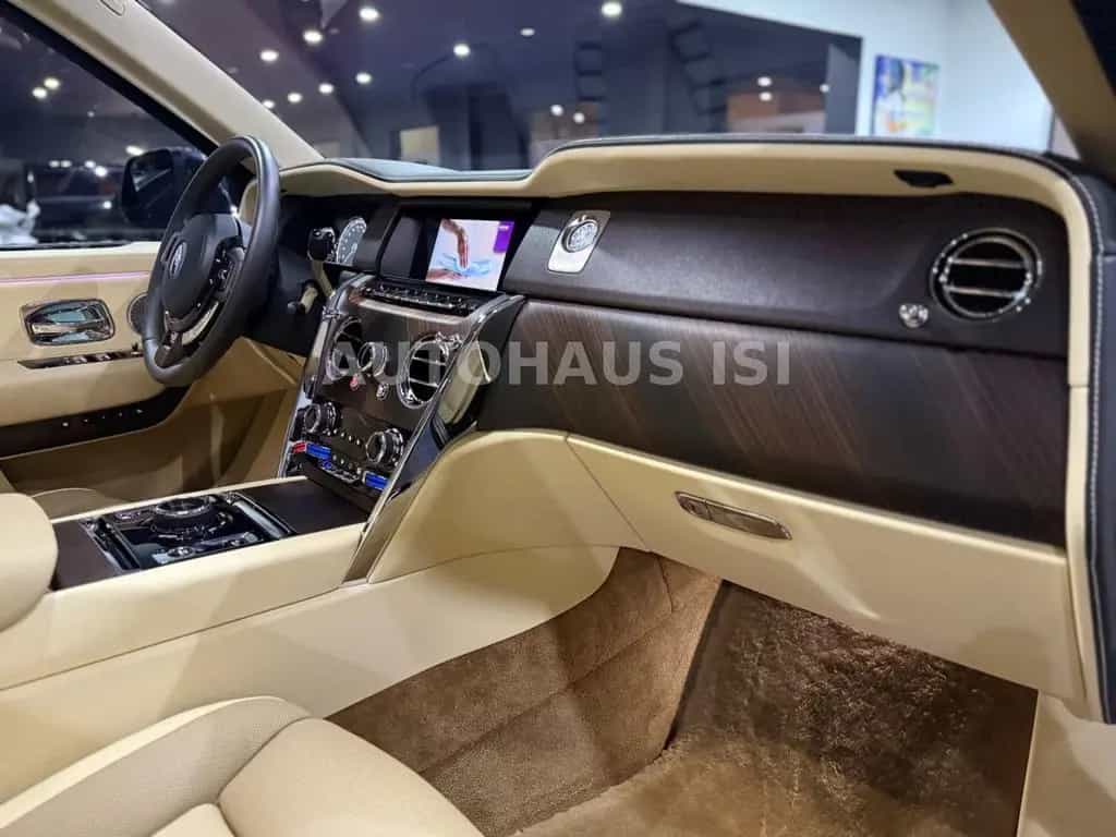 Rolls-Royce Cullinan NOVITEC OVERDOSE WIDEBODY,VIP,24" 3xTV 10/2021-photo-42