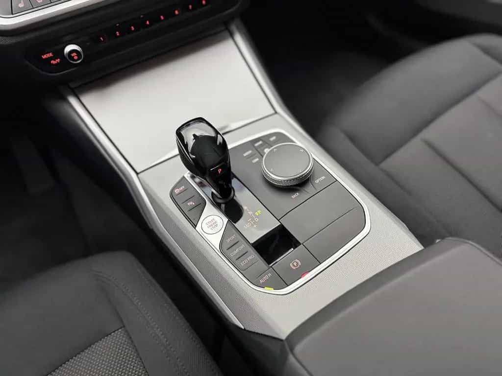 BMW 3 320 d Advantage ACC AHK HEAD UP NAVI CarPlay 08/2020-photo-31
