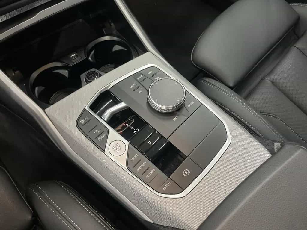 BMW 318 i TOURING AUTOMATIK LC PROF LED PDC KAMERA 01/2024-photo-19