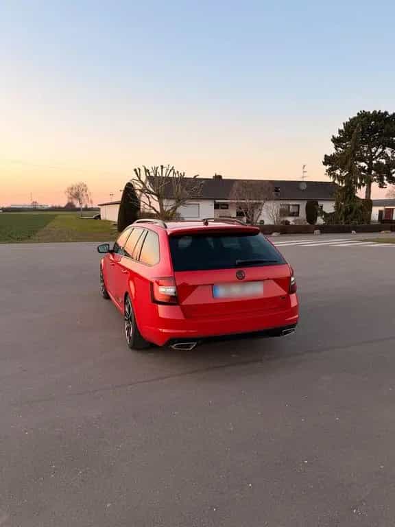 Skoda Octavia RS 2.0 245ps AHK 8 fach bereift 01/2020-photo-2