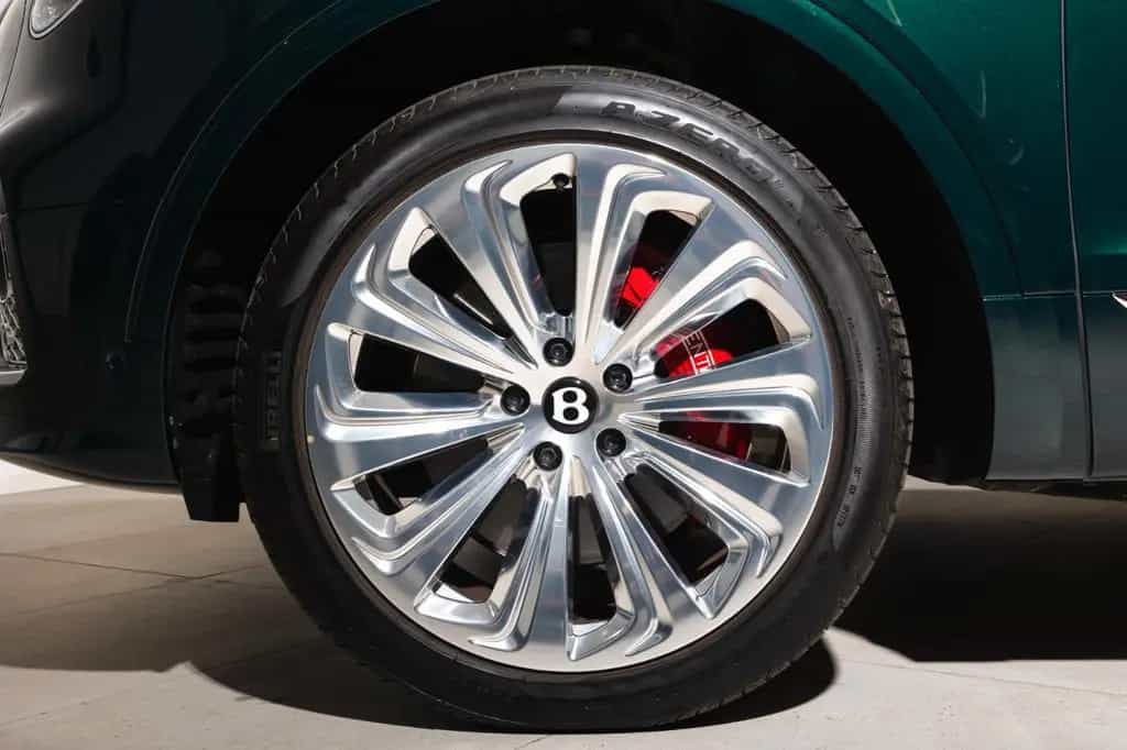 Bentley Bentayga 4.0 V8 EWB Azure 4WD Autom. 01/2023-photo-21