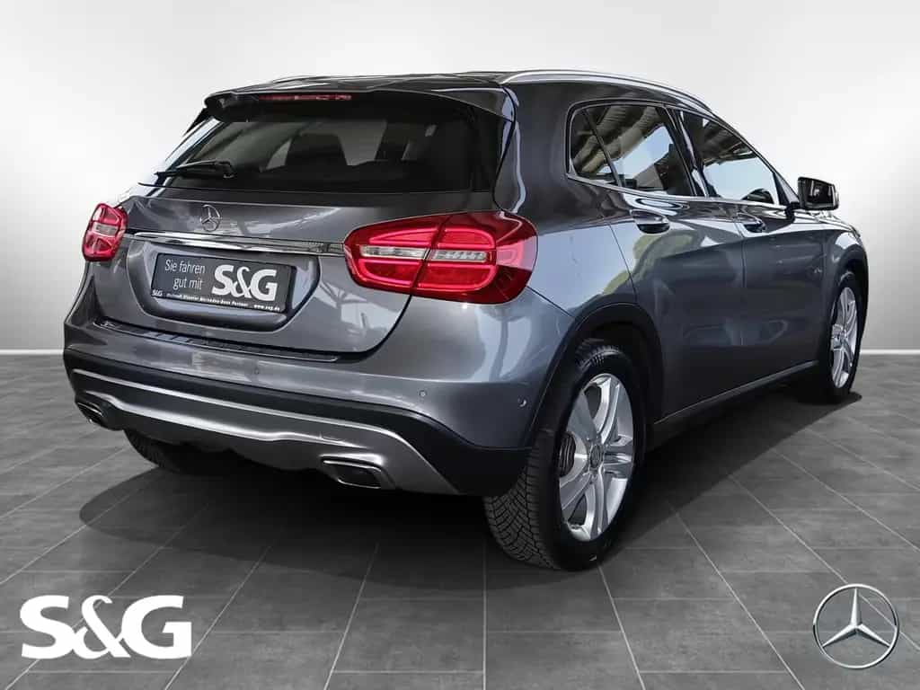 Mercedes-Benz GLA 180 Sport KAMERA+NAVIGATION+PARKPILOT+XENON 02/2017-photo-1