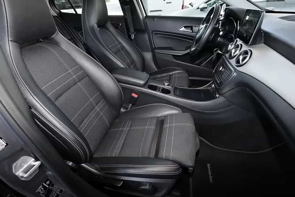 Mercedes-Benz GLA 180 Sport KAMERA+NAVIGATION+PARKPILOT+XENON 02/2017-photo-3