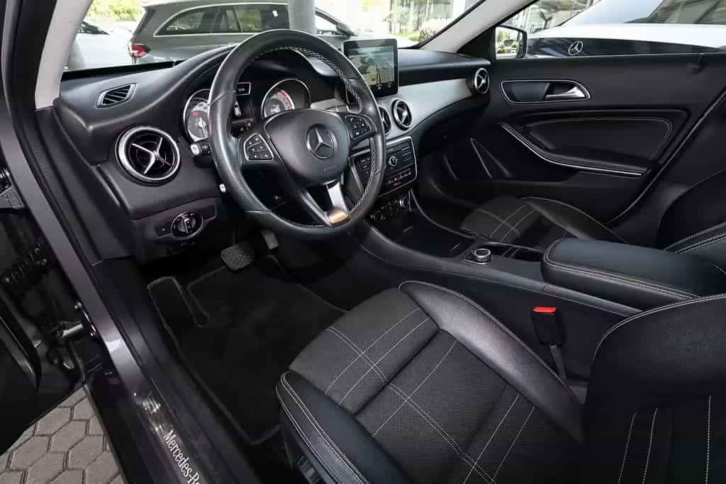 Mercedes-Benz GLA 180 Sport KAMERA+NAVIGATION+PARKPILOT+XENON 02/2017-photo-7