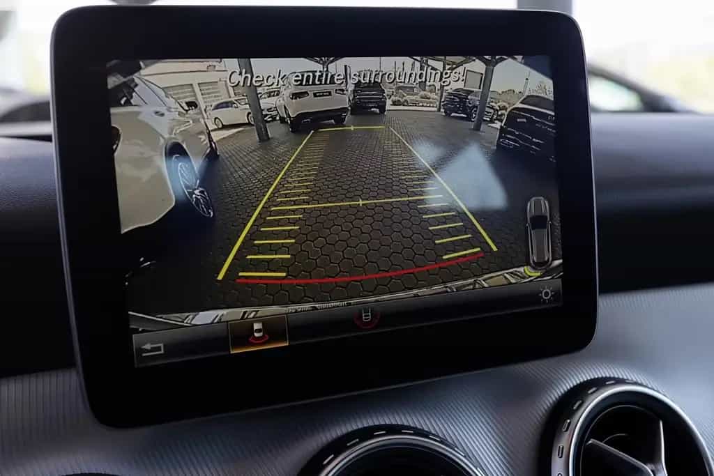 Mercedes-Benz GLA 180 Sport KAMERA+NAVIGATION+PARKPILOT+XENON 02/2017-photo-9
