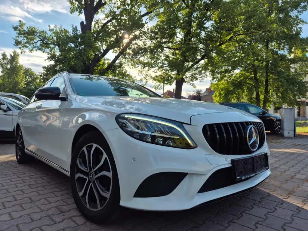 Mercedes-Benz C 180 T CGI,Navi,Leder 09/2018-photo-2