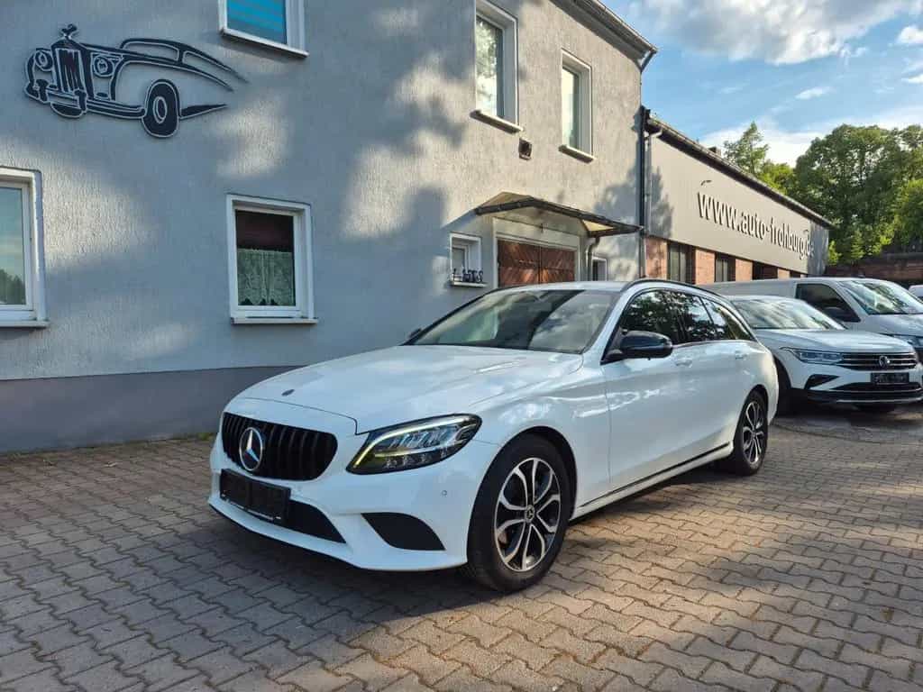 Mercedes-Benz C 180 T CGI,Navi,Leder 09/2018-photo-3