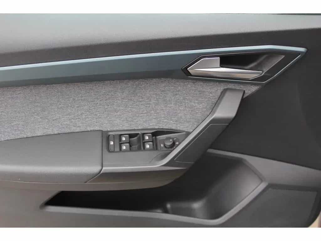 Seat Arona 1.0 TSI Xperience AHK KAMERA LED ACC NAVI 06/2022-photo-8