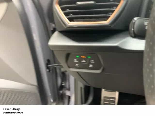 Cupra Leon 2.0 TSI DSG LED Navi Kamera Sitzheizung 04/2023-photo-18