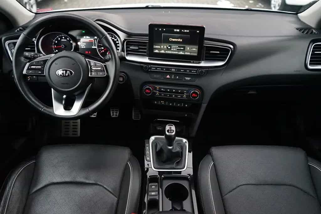 Kia Ceed 1.4 T-GDI Platinum Edition LED Panorama DAB 01/2020-photo-10