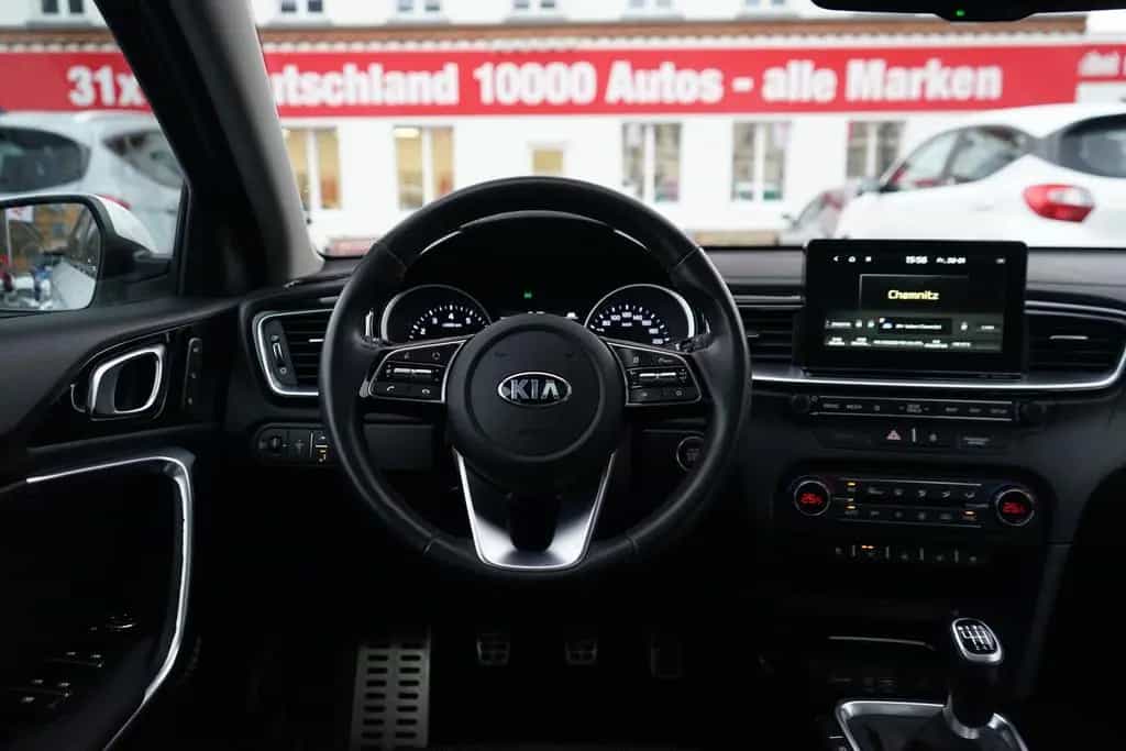 Kia Ceed 1.4 T-GDI Platinum Edition LED Panorama DAB 01/2020-photo-11