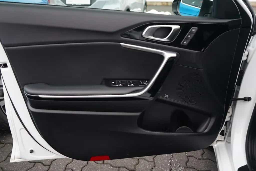 Kia Ceed 1.4 T-GDI Platinum Edition LED Panorama DAB 01/2020-photo-28