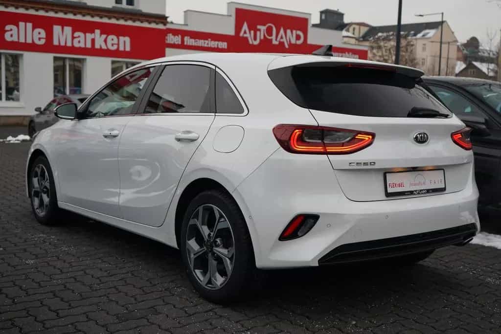 Kia Ceed 1.4 T-GDI Platinum Edition LED Panorama DAB 01/2020-photo-4