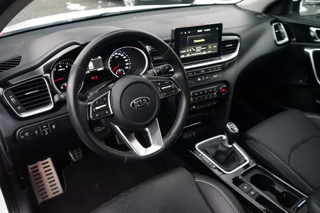 Kia Ceed 1.4 T-GDI Platinum Edition LED Panorama DAB 01/2020-photo-9