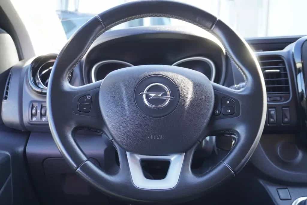 Opel Vivaro B Kombi 1.6 Biturbo Klima AHK PDC USB 11/2017-photo-11