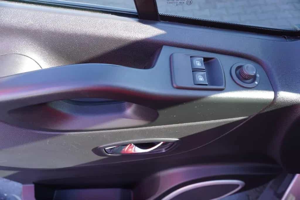 Opel Vivaro B Kombi 1.6 Biturbo Klima AHK PDC USB 11/2017-photo-15