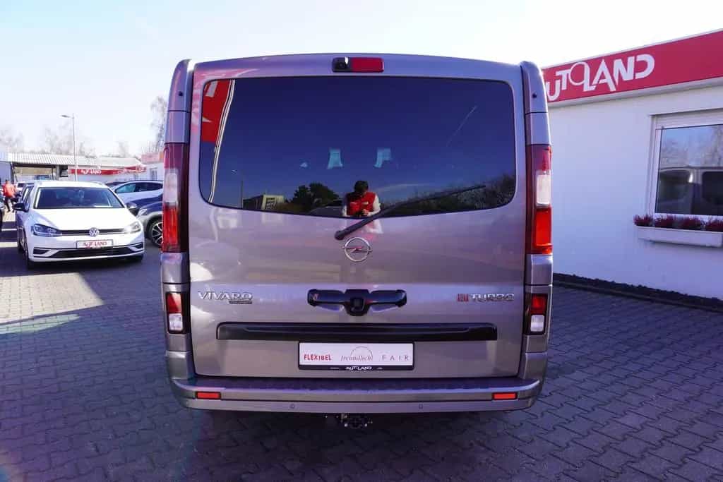 Opel Vivaro B Kombi 1.6 Biturbo Klima AHK PDC USB 11/2017-photo-3