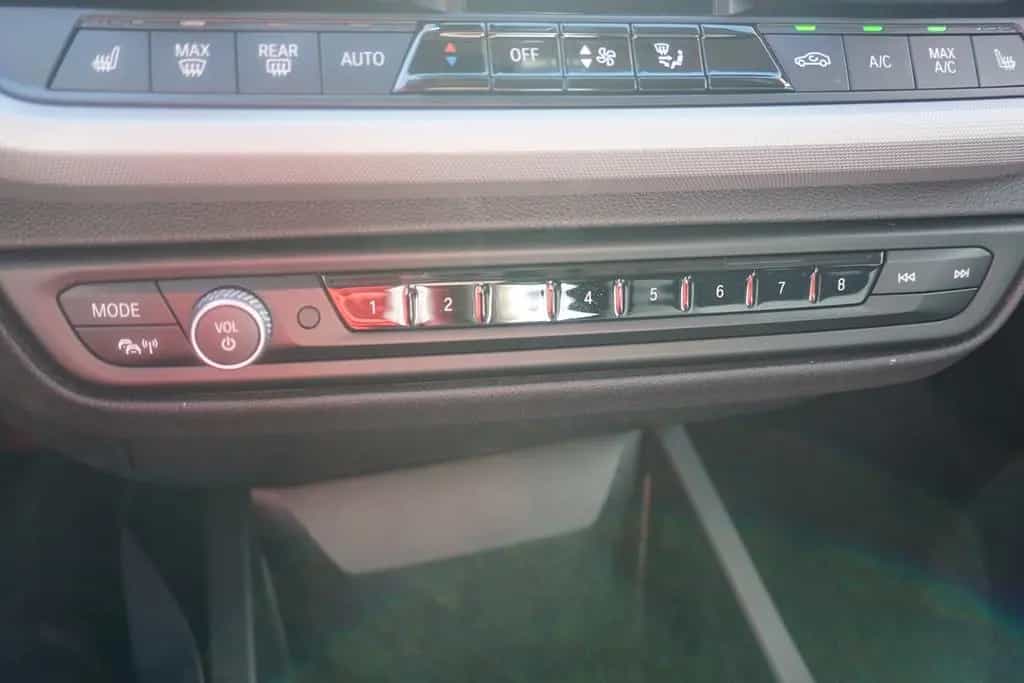 BMW 116 i Advantage Aut. LED Navi Virtual Cockpit PDC 10/2022-photo-17
