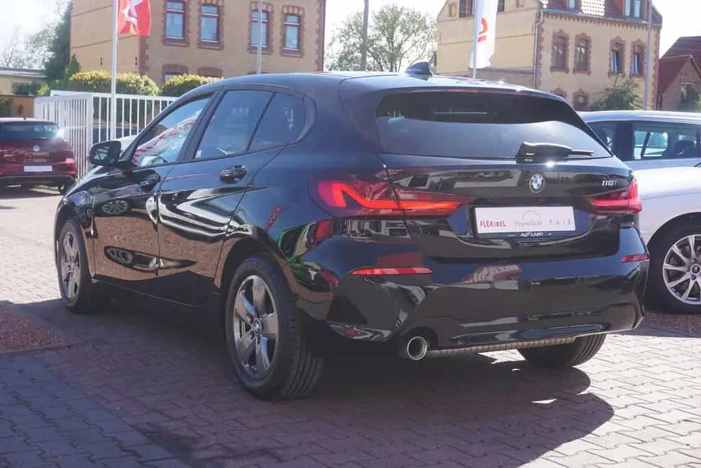 BMW 116 i Advantage Aut. LED Navi Virtual Cockpit PDC 10/2022-photo-2