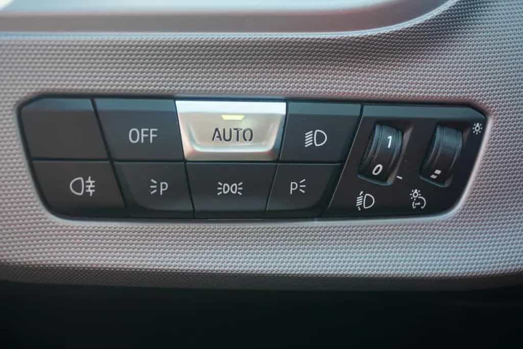 BMW 116 i Advantage Aut. LED Navi Virtual Cockpit PDC 10/2022-photo-26