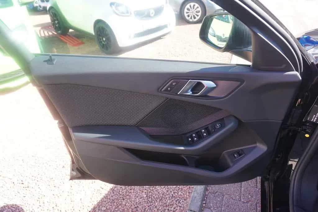 BMW 116 i Advantage Aut. LED Navi Virtual Cockpit PDC 10/2022-photo-30