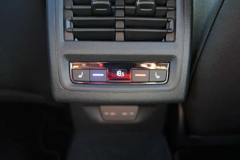 Volkswagen Golf VIII 2.0 GTI DSG LED ACC Leder Standheizung 03/2021-photo-12