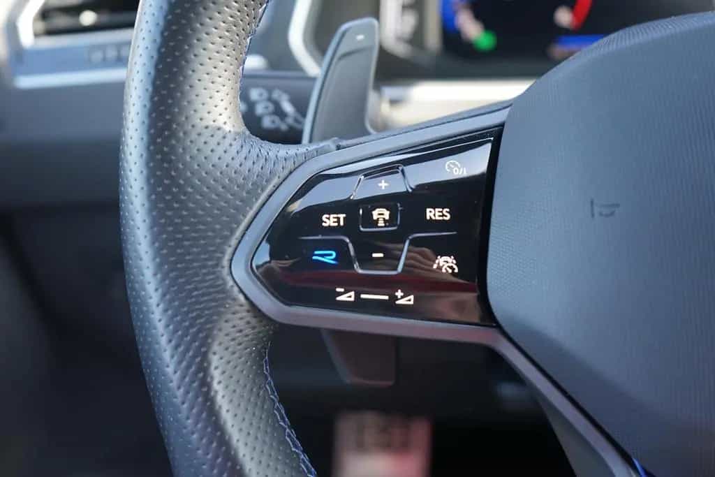Volkswagen Tiguan R 2.0 TSI DSG 4M Akrapovic 21Z  360° AHK 05/2021-photo-25